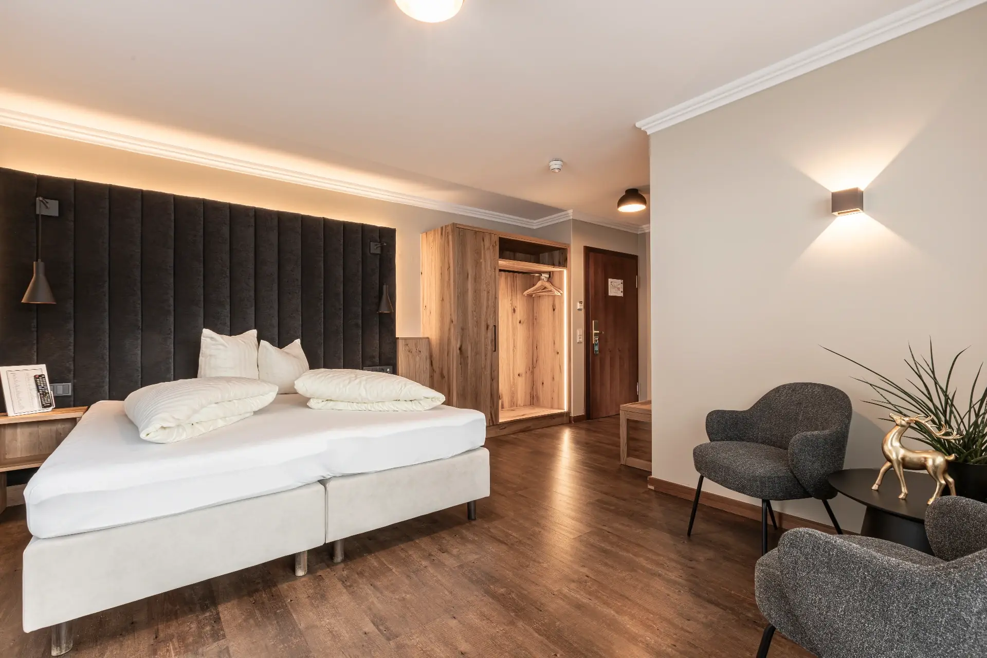 A cosily furnished room at the Hotel Gramaser in Ischgl